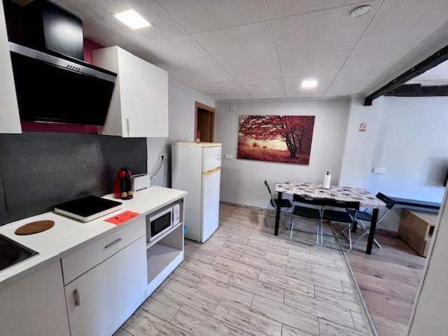 4 APTOS FULLY EQUIPPED STUDIOs NEARLY CENTER Elche Exterior foto