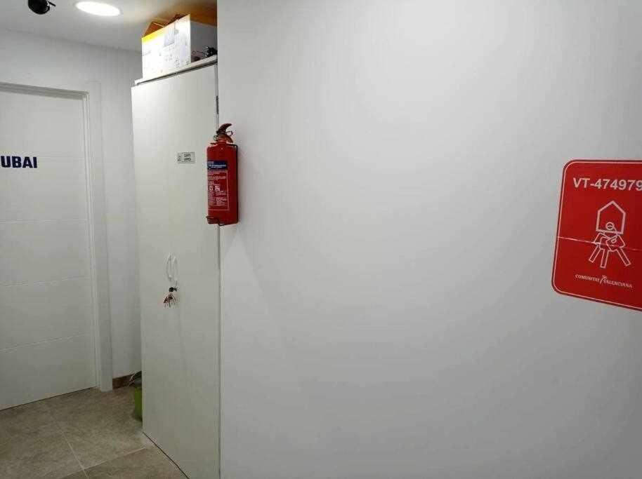 4 APTOS FULLY EQUIPPED STUDIOs NEARLY CENTER Elche Exterior foto