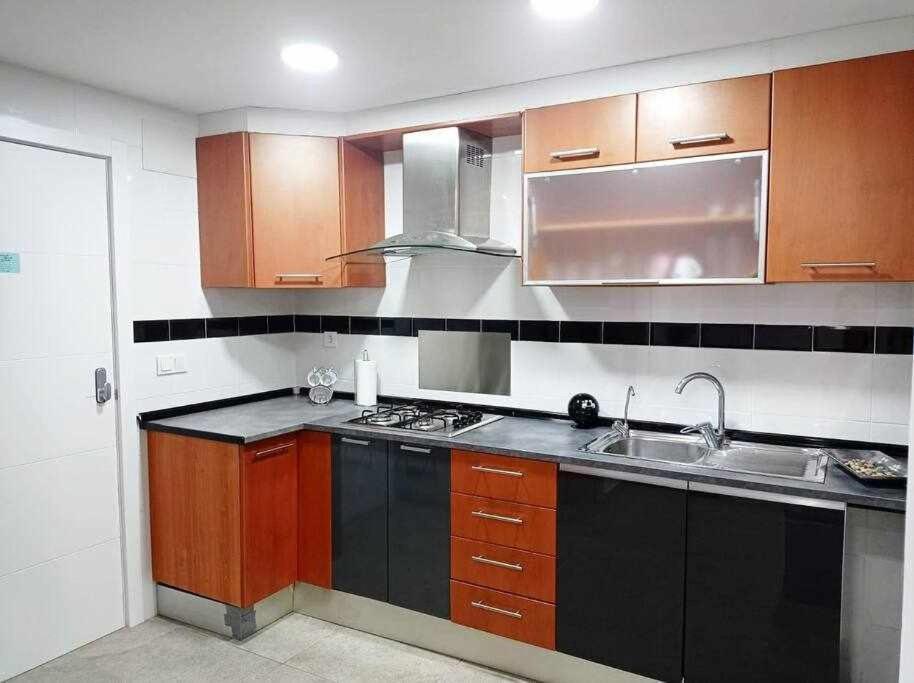 4 APTOS FULLY EQUIPPED STUDIOs NEARLY CENTER Elche Exterior foto